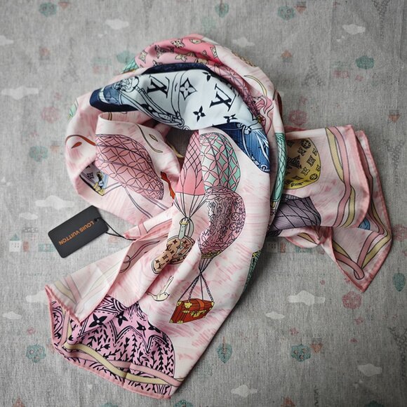 Louis Vuitton Women's Silk Scarf - Picture 1 of 6